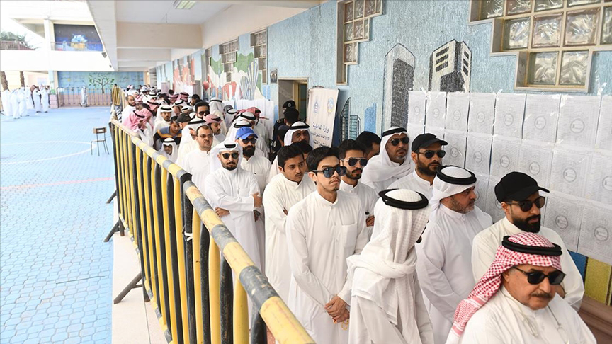رسالة الكويت.. نسبة إقبال الكويتيين على التصويت  تتجاوز الـ70 %.. البعض يصفها بوثيقة قندهار.. هل ينجو المجلس الجديد من "وثيقة القيم"؟